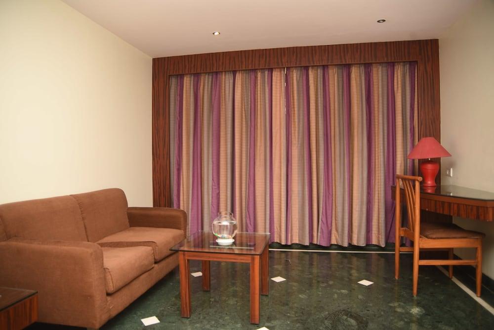 Hotel Maurya Bangalore Eksteriør bilde
