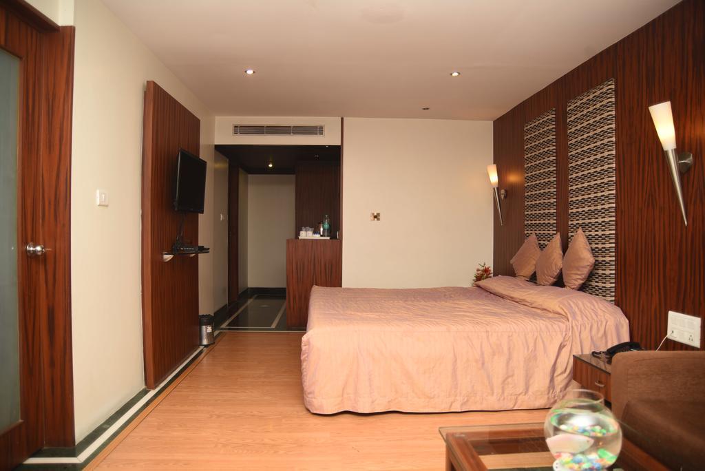 Hotel Maurya Bangalore Eksteriør bilde