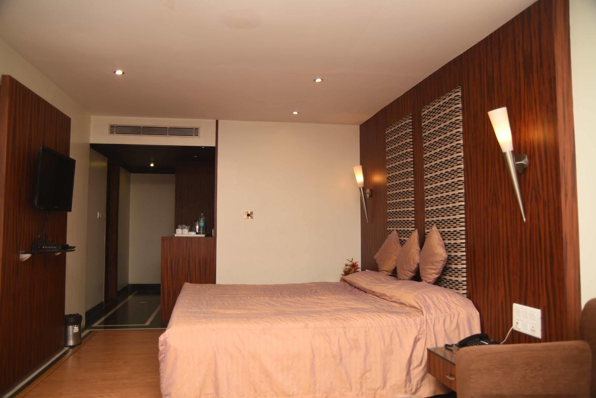 Hotel Maurya Bangalore Eksteriør bilde
