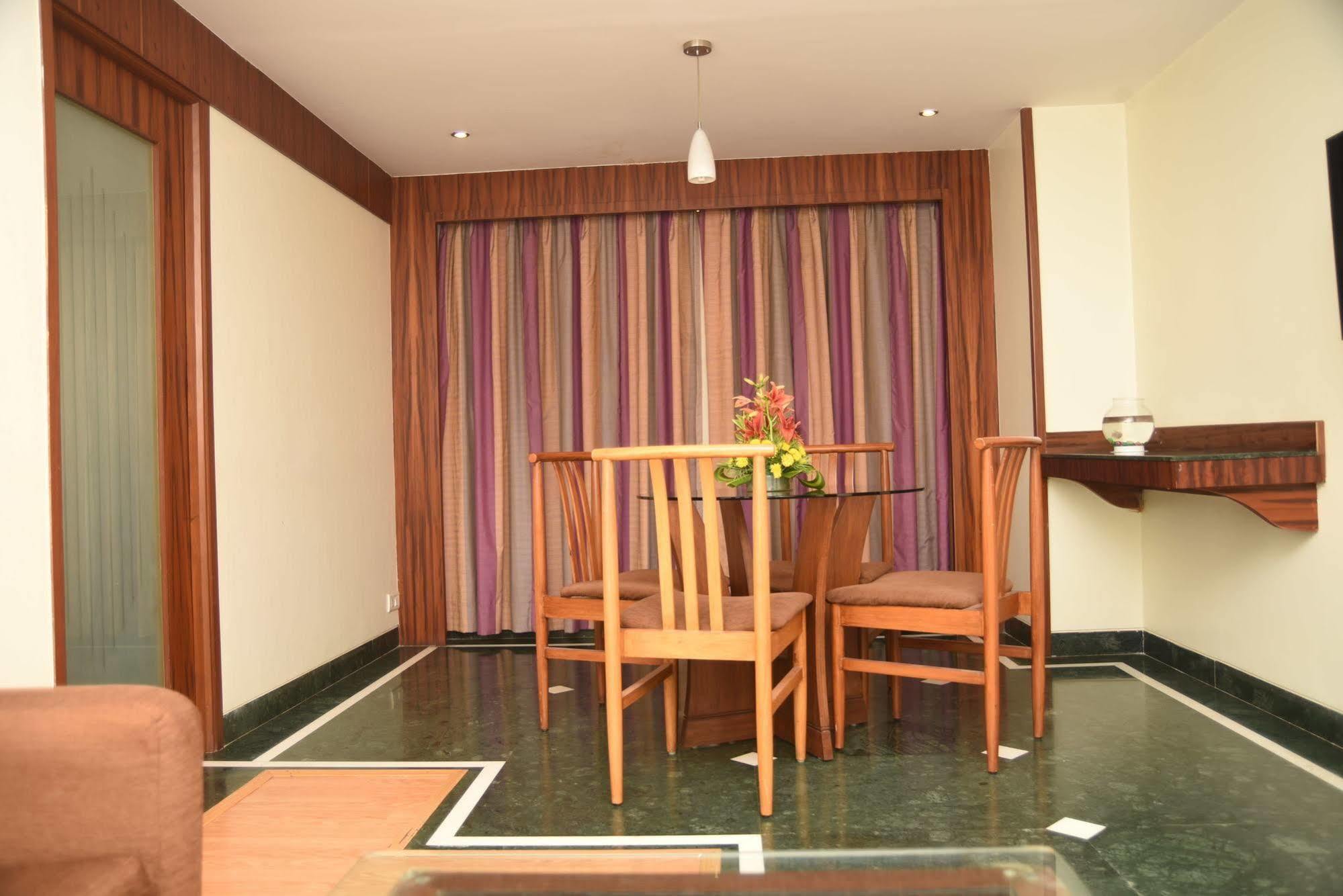 Hotel Maurya Bangalore Eksteriør bilde