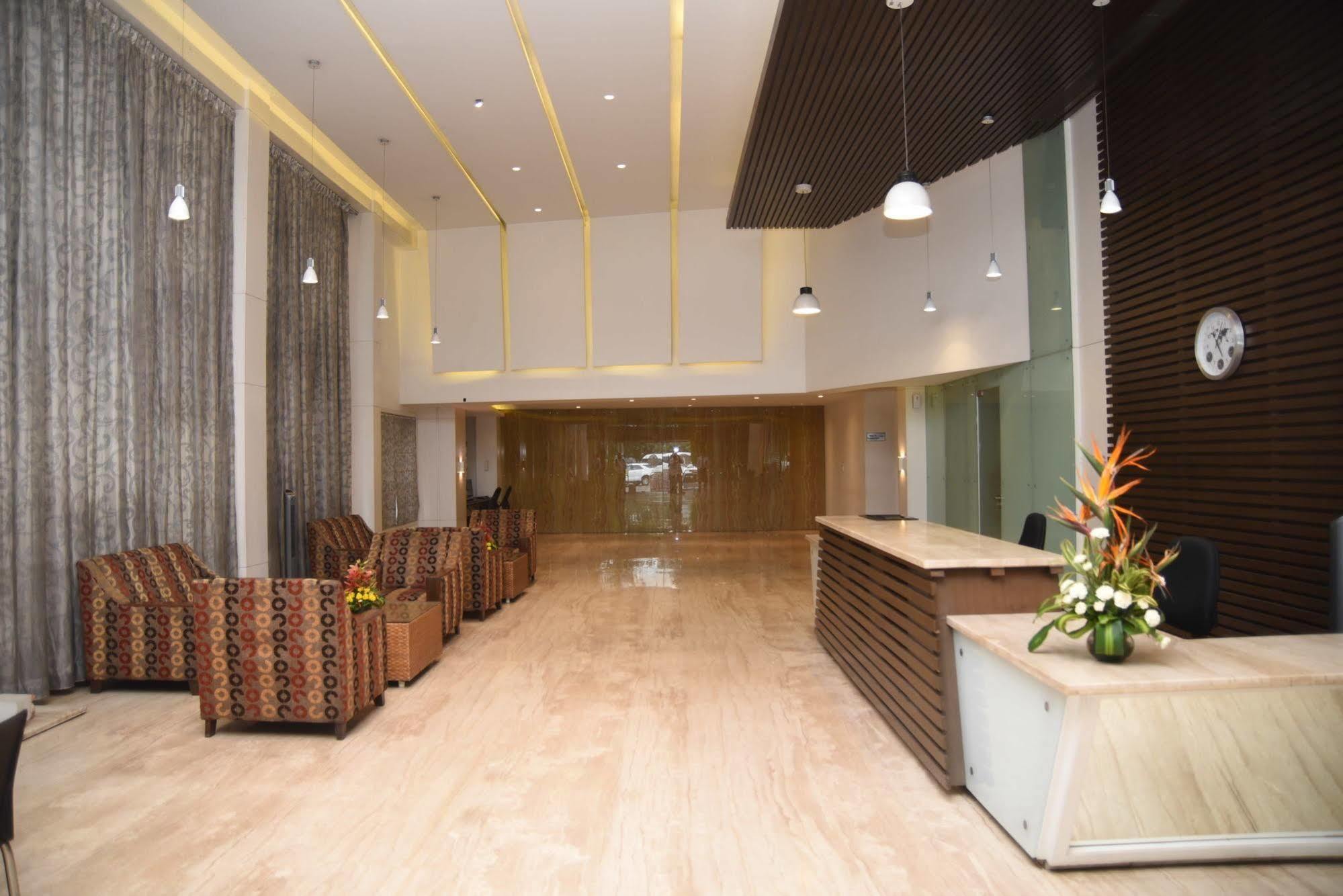 Hotel Maurya Bangalore Eksteriør bilde