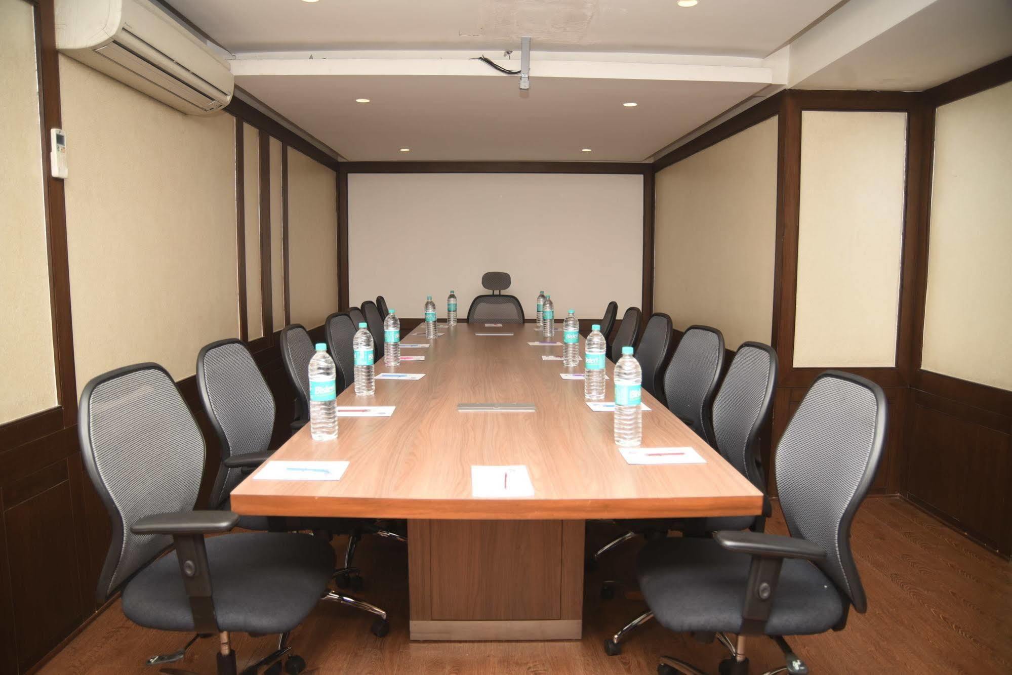 Hotel Maurya Bangalore Eksteriør bilde